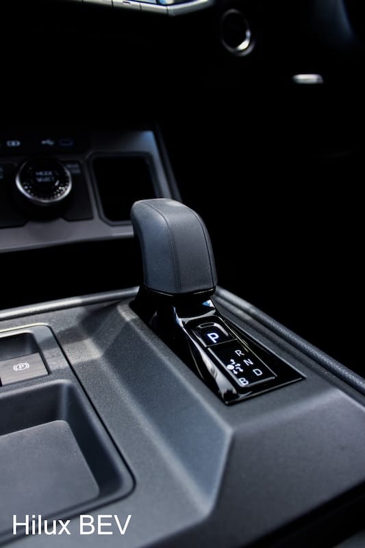 Hilux-BEV-Capability-02